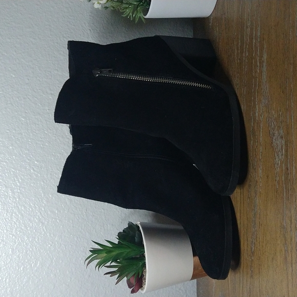 Crown Vintage Sunny Suede Ankle Boot - Picture 1 of 6